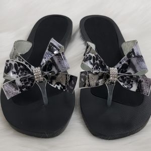 Guess Animal Print, Tutu 9 Flip Flops.